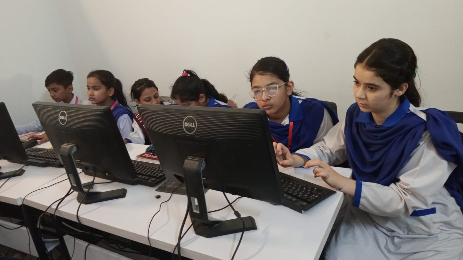 Students visiting Alfa Tech — girls group at entrance